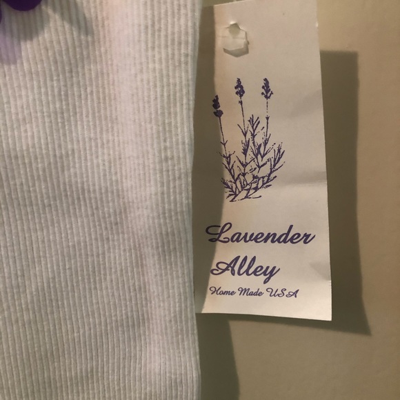 White tank with purple 3D flowers on front - Picture 5 of 5